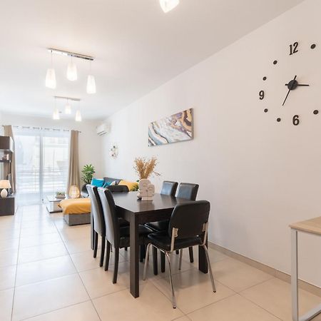 2 Bedroom In Central St Julians Prime Location In Paceville Apt 3 By Vaganza San Ġiljan Kültér fotó