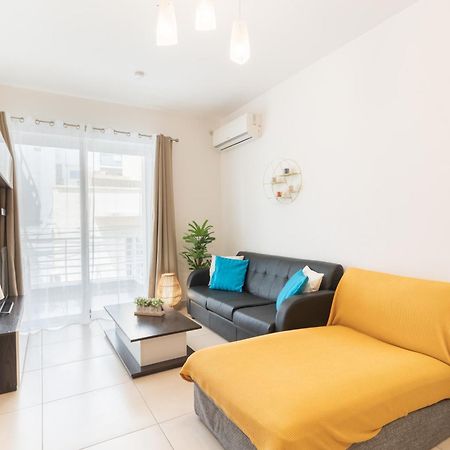 2 Bedroom In Central St Julians Prime Location In Paceville Apt 3 By Vaganza San Ġiljan Kültér fotó