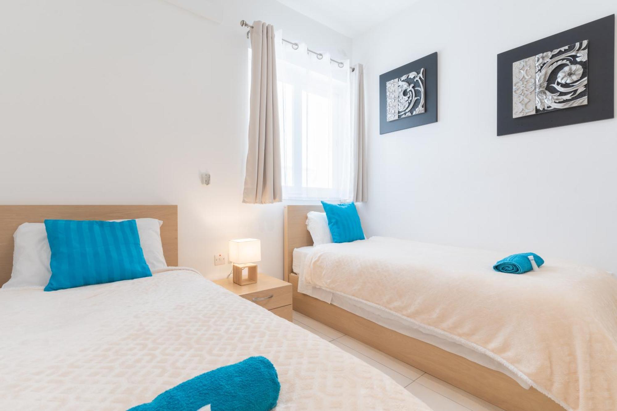 2 Bedroom In Central St Julians Prime Location In Paceville Apt 3 By Vaganza San Ġiljan Kültér fotó