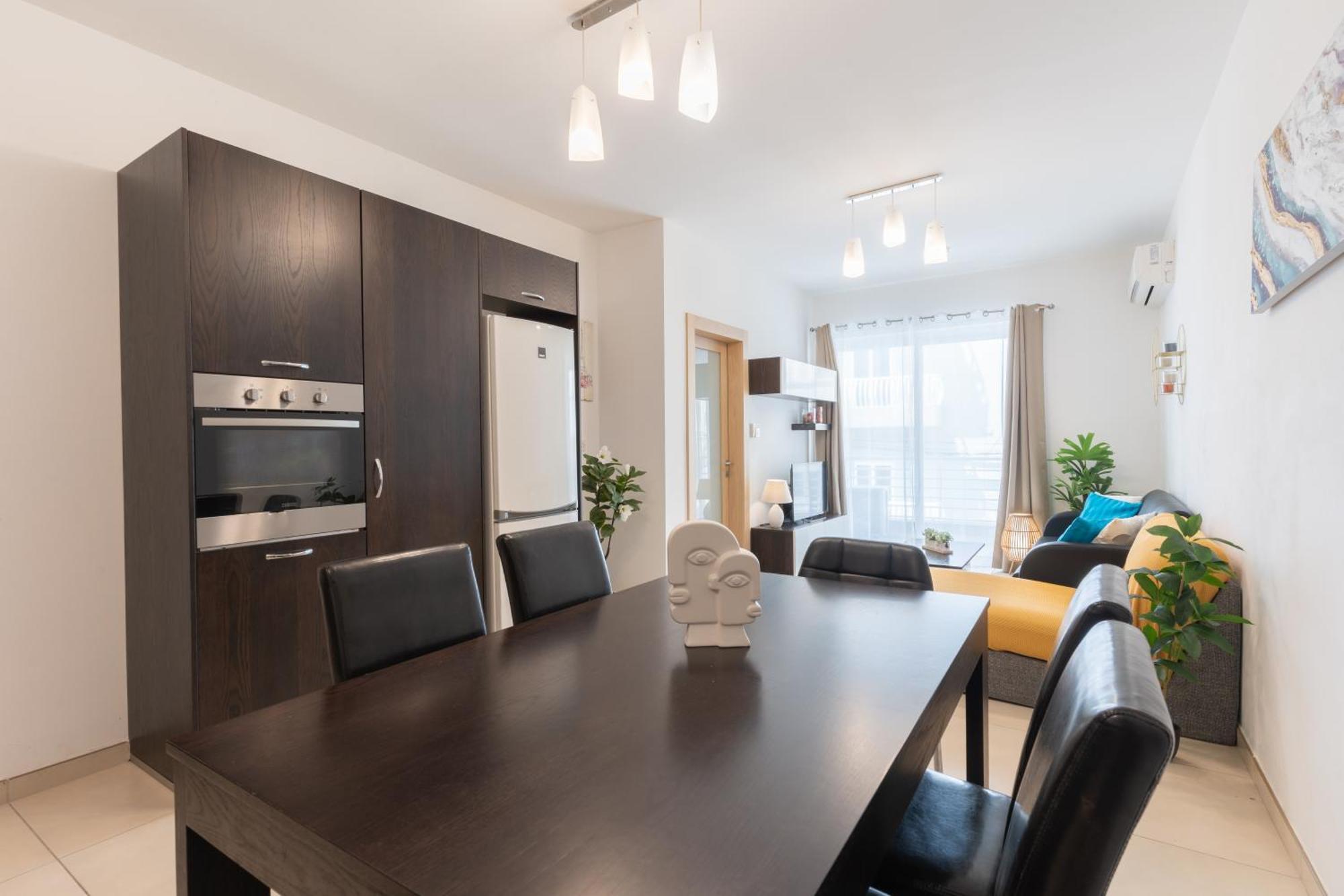 2 Bedroom In Central St Julians Prime Location In Paceville Apt 3 By Vaganza San Ġiljan Kültér fotó