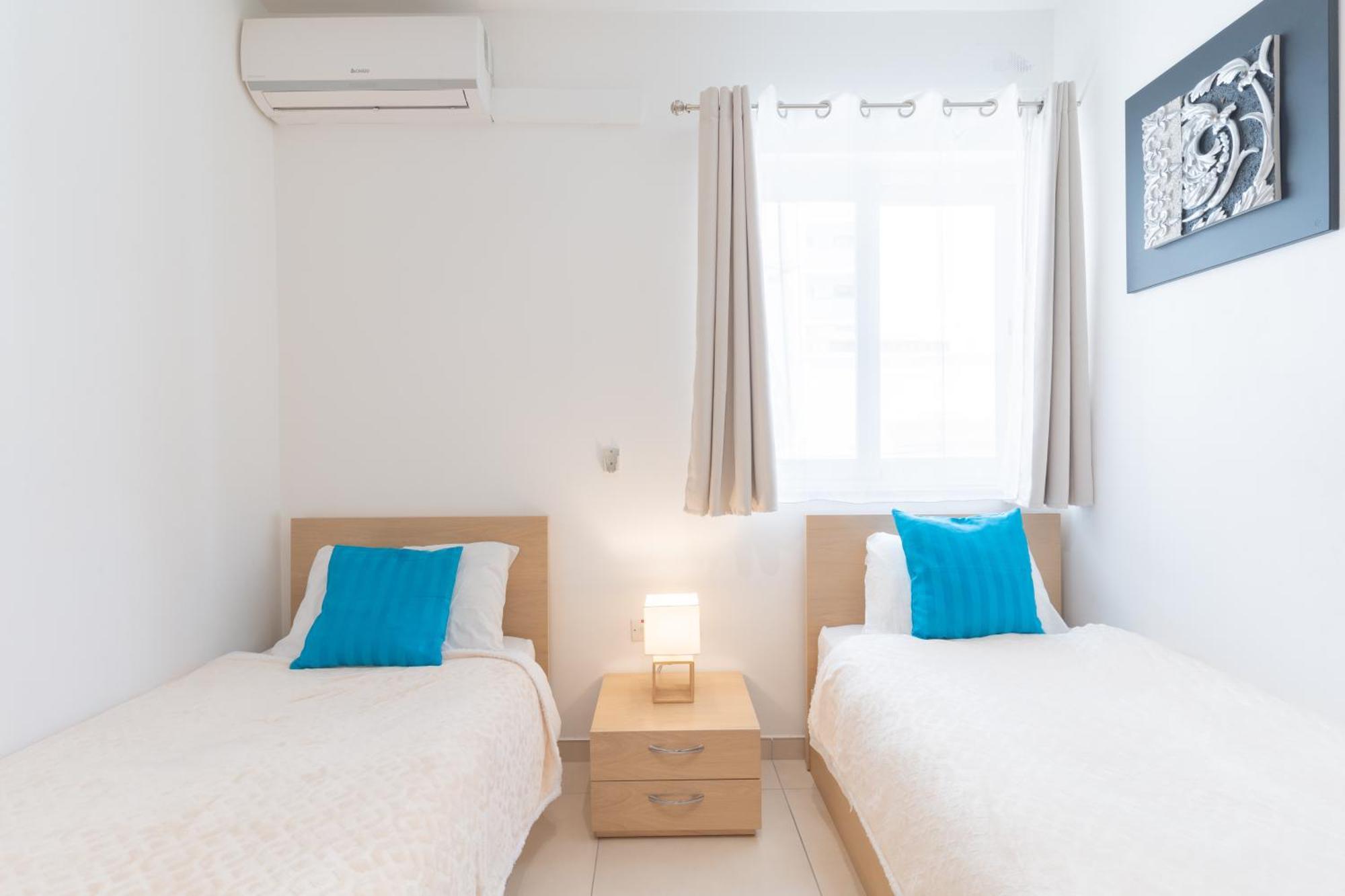 2 Bedroom In Central St Julians Prime Location In Paceville Apt 3 By Vaganza San Ġiljan Kültér fotó