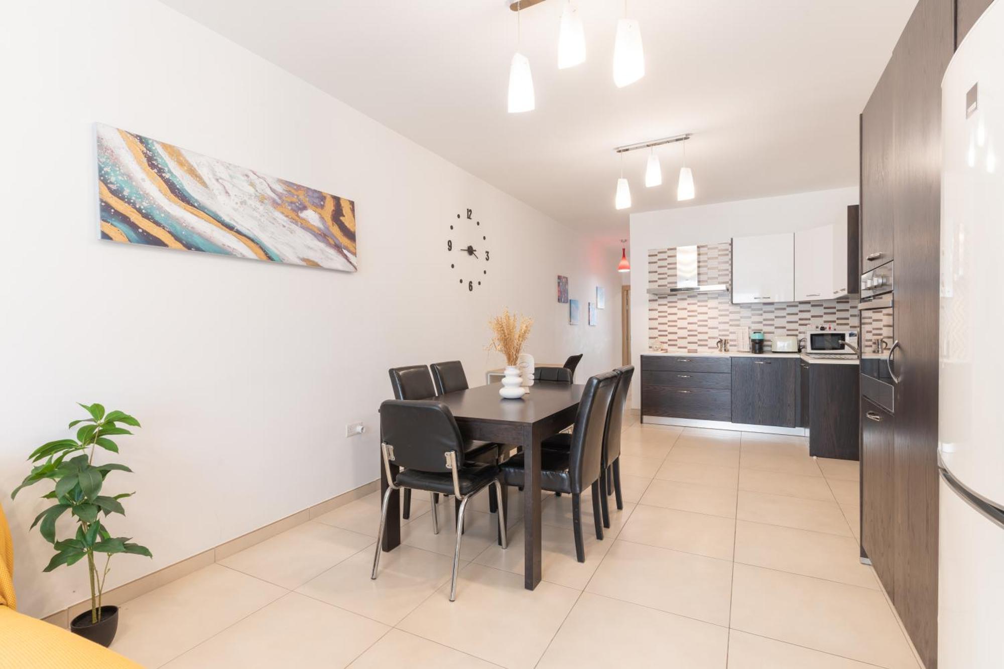 2 Bedroom In Central St Julians Prime Location In Paceville Apt 3 By Vaganza San Ġiljan Kültér fotó